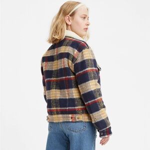 Levi’s trucker jacket sz S